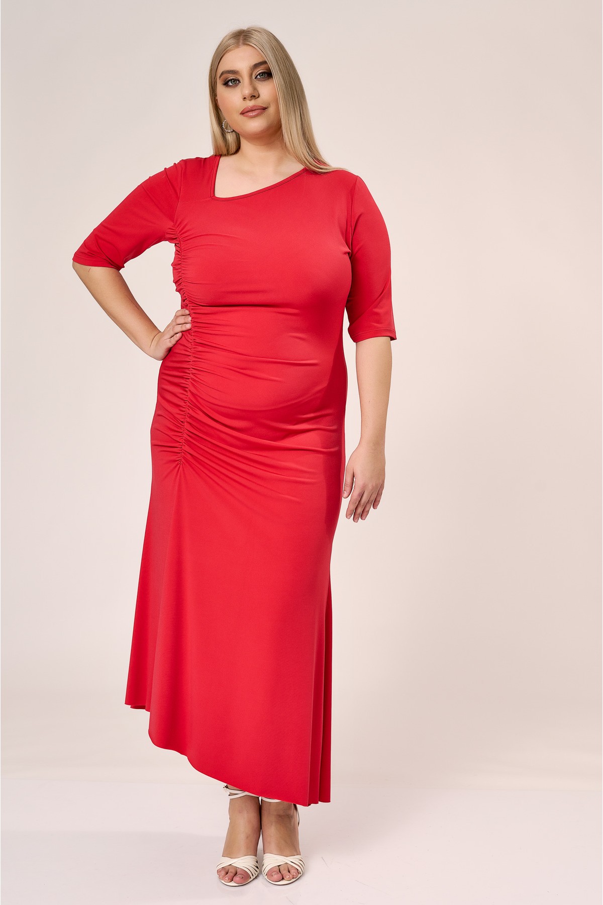 Dress maxi gathered on the front with  a slit  in the front and back super jersey Red